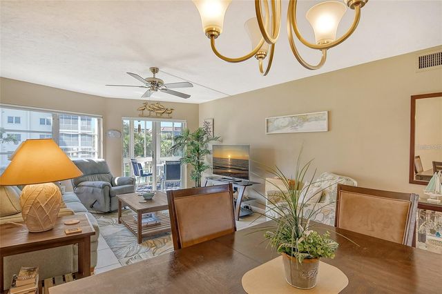 1300 N PORTOFINO DRIVE 305, Sarasota, FL 34242