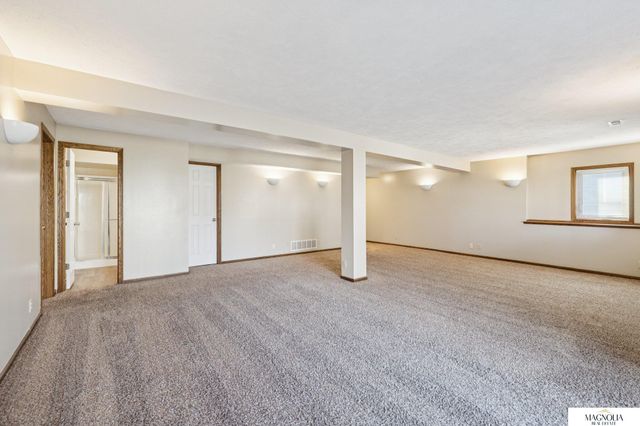 2864 Katelyn Circle, Lincoln, NE 68516