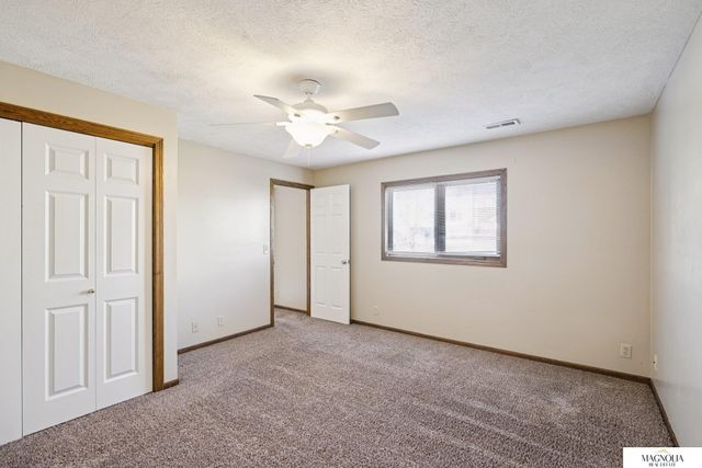 2864 Katelyn Circle, Lincoln, NE 68516