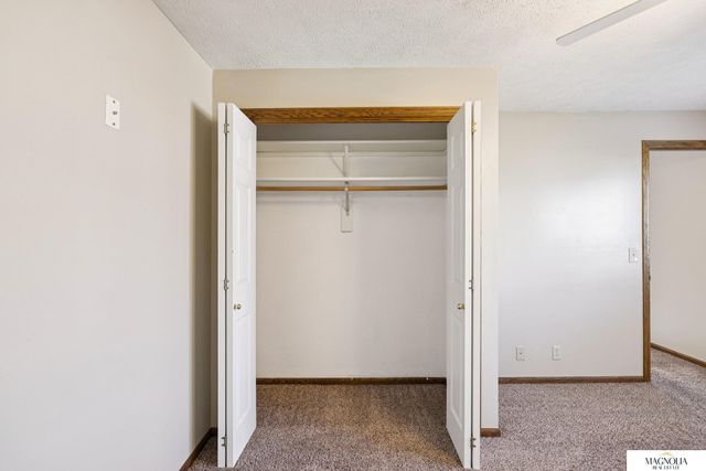 2864 Katelyn Circle, Lincoln, NE 68516