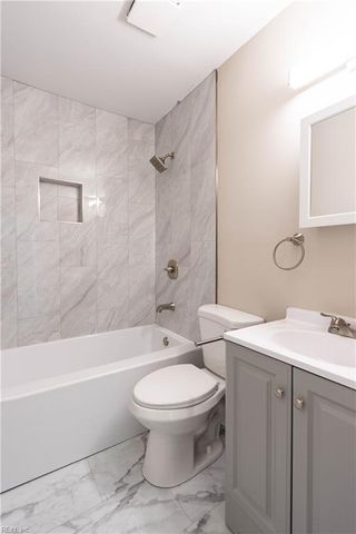 55 Phelps CIR, Hampton, VA 23663
