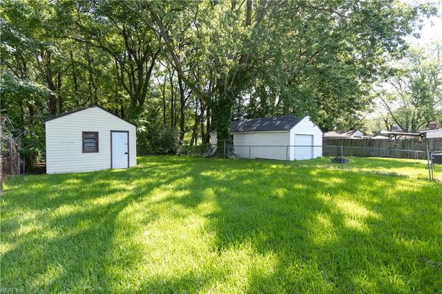 55 Phelps CIR, Hampton, VA 23663