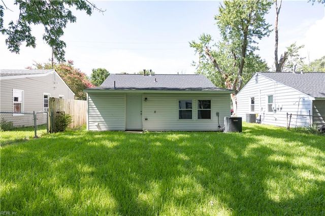 55 Phelps CIR, Hampton, VA 23663