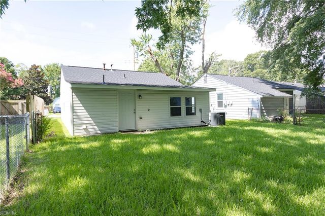 55 Phelps CIR, Hampton, VA 23663