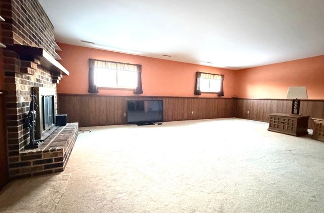 5216 Abbey Drive, Mchenry, IL 60050