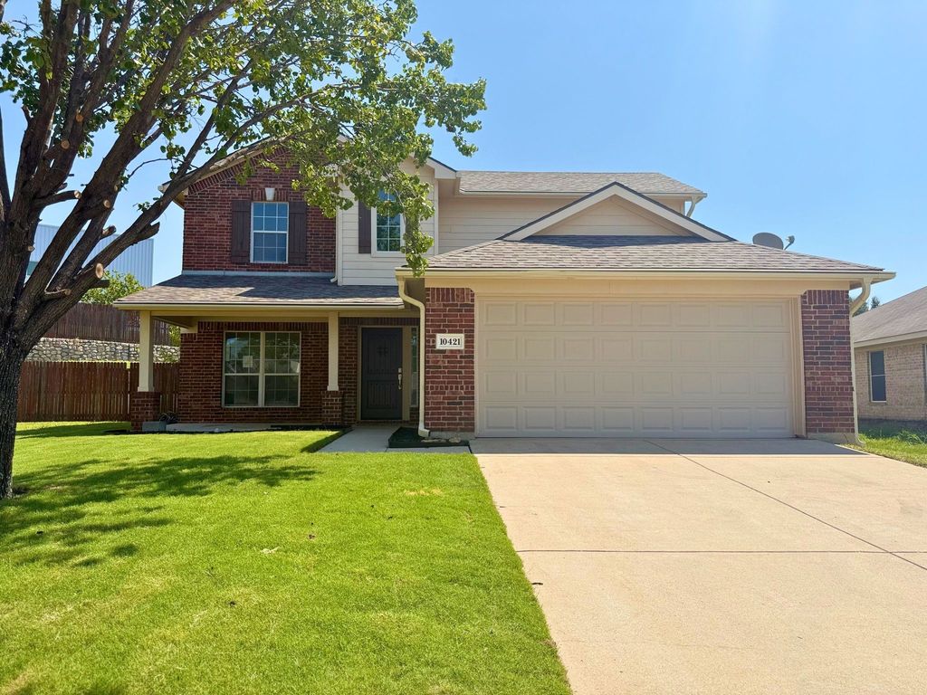 10421 Trevino Lane, Benbrook, TX 76126