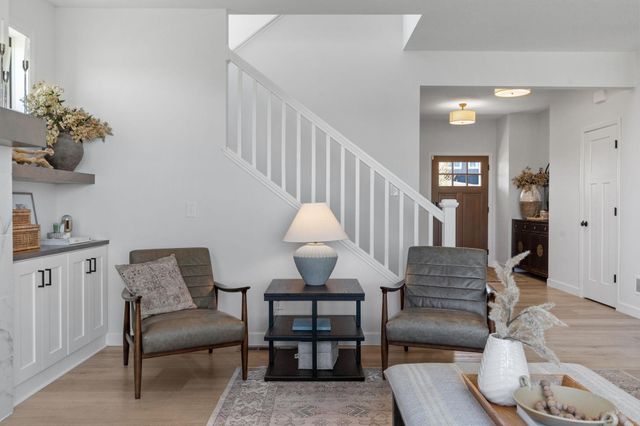 8027 180th Street W, Lakeville, MN 55044