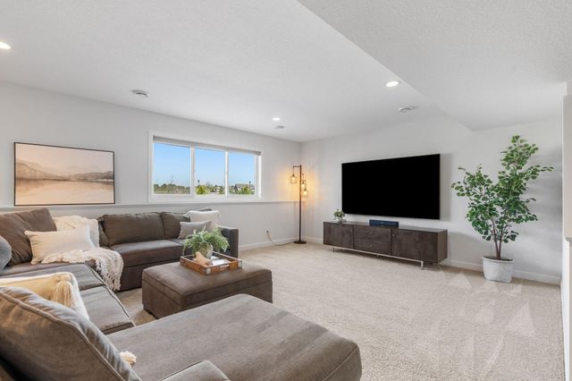 8027 180th Street W, Lakeville, MN 55044