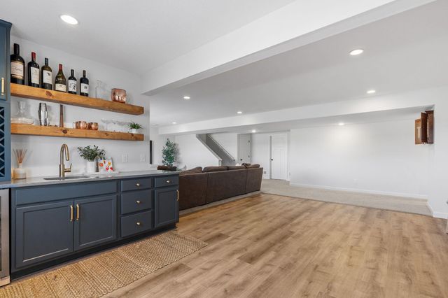 8027 180th Street W, Lakeville, MN 55044