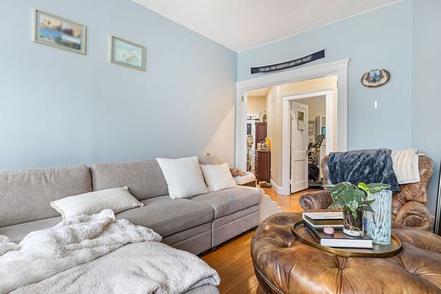 21 Sutherland Rd 6, Boston, MA 02135