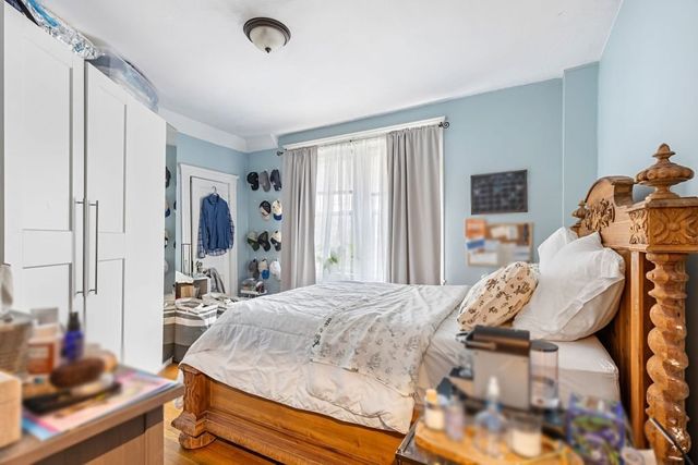 21 Sutherland Rd 6, Boston, MA 02135