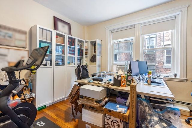 21 Sutherland Rd 6, Boston, MA 02135