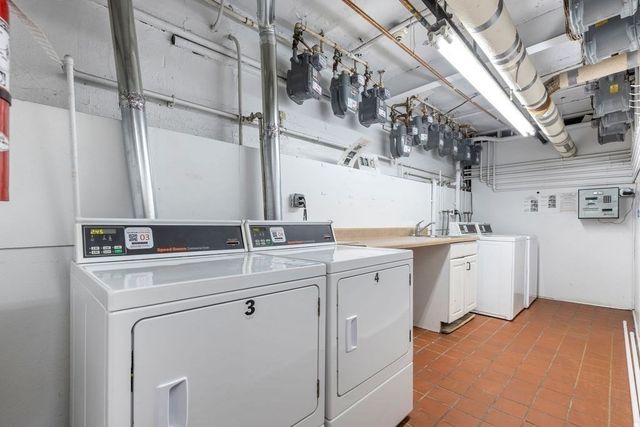 21 Sutherland Rd 6, Boston, MA 02135