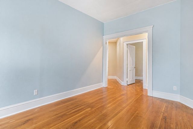 21 Sutherland Rd 6, Boston, MA 02135