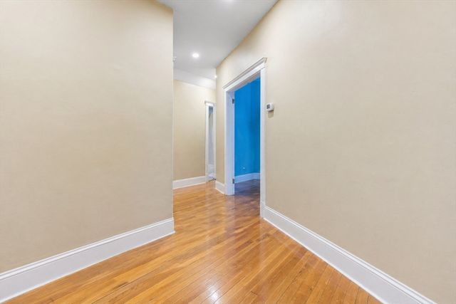 21 Sutherland Rd 6, Boston, MA 02135