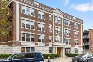 21 Sutherland Rd 6, Boston, MA 02135