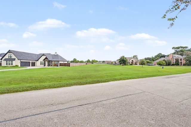 11674 Grandview Drive, Montgomery, TX 77356