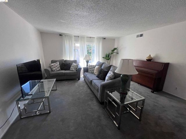 3425 Wilson Ave, Oakland, CA 94602