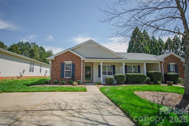 5320 Harris Cove Drive, Charlotte, NC 28269