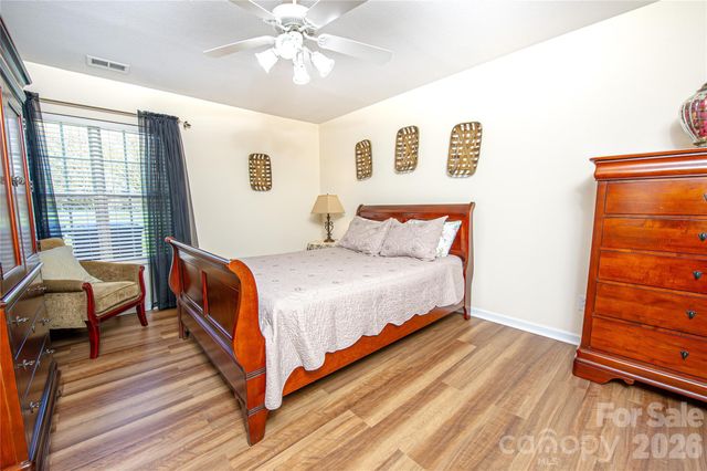 5320 Harris Cove Drive, Charlotte, NC 28269