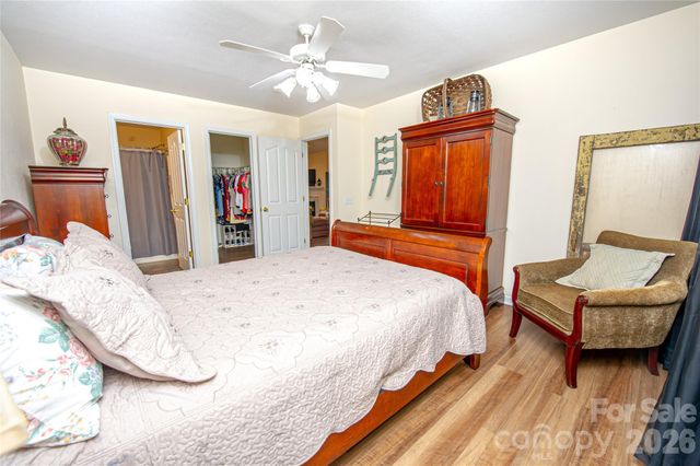 5320 Harris Cove Drive, Charlotte, NC 28269