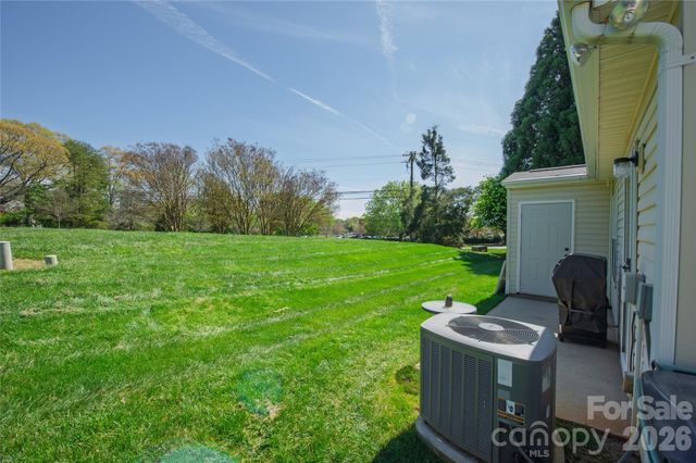5320 Harris Cove Drive, Charlotte, NC 28269