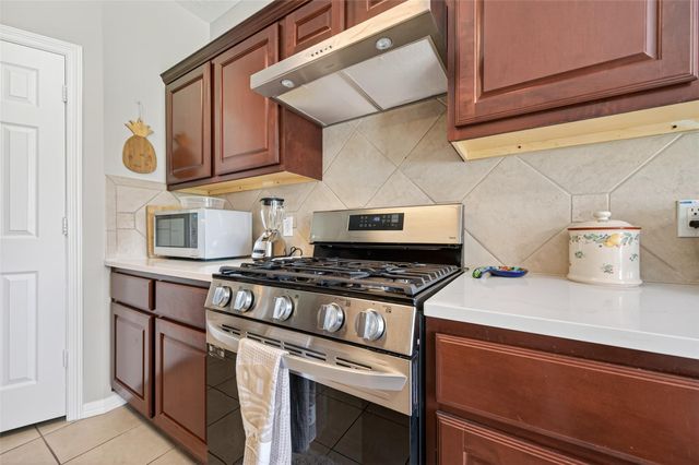 5118 Cove Creek, Baytown, TX 77523