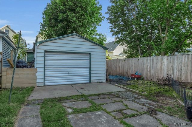 61 Royal Avenue, Buffalo, NY 14207