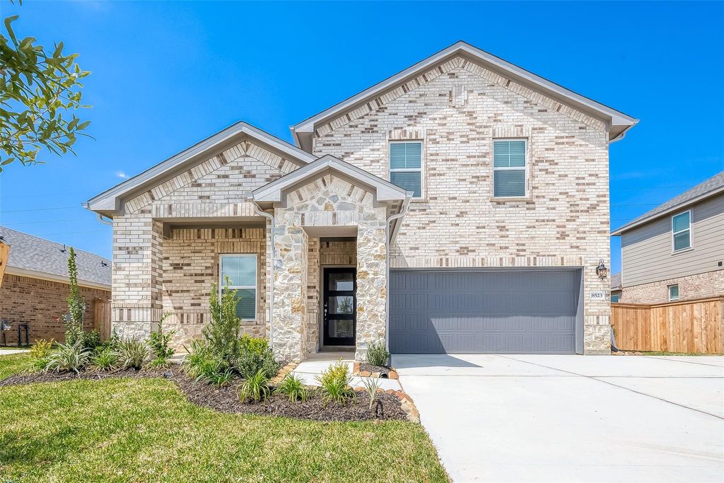 8523 Lake Groove Lane, Baytown, TX 77523