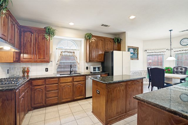 7204 Crane Drive, Sachse, TX 75048
