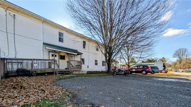 108 N Main St, Harrisville Boro, PA 16038