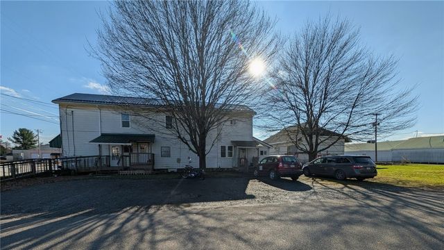 108 N Main St, Harrisville Boro, PA 16038