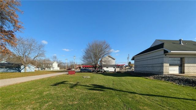 108 N Main St, Harrisville Boro, PA 16038