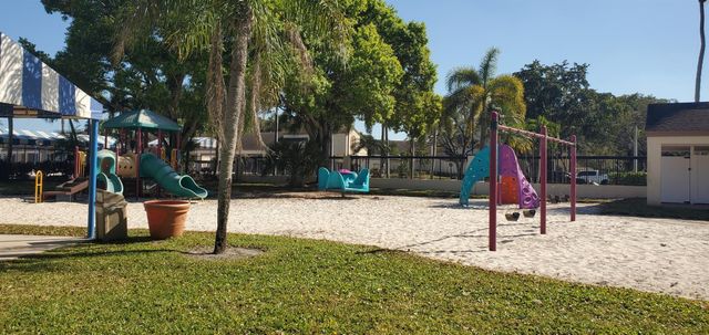 2963 Carambola Circle 2038, Coconut Creek, FL 33066