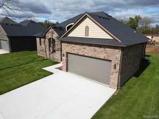 21812 Duns Scotus Street 7, Southfield, MI 48075