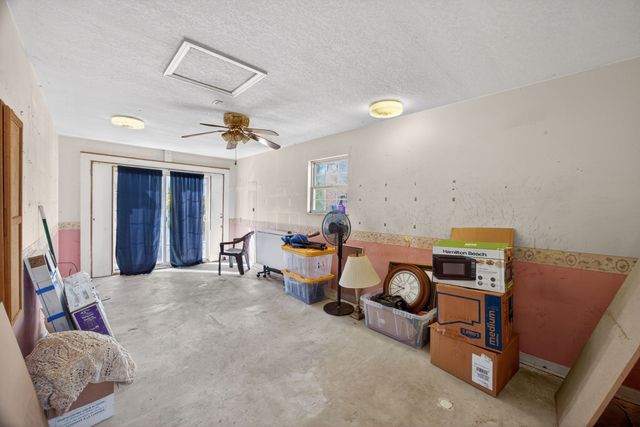 9217 Hondo Dr, Crossville, TN 38572