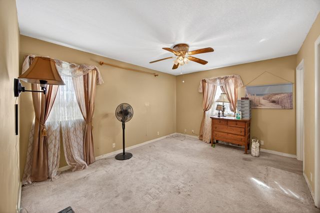 9217 Hondo Dr, Crossville, TN 38572