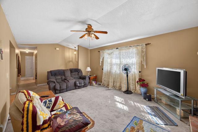 9217 Hondo Dr, Crossville, TN 38572