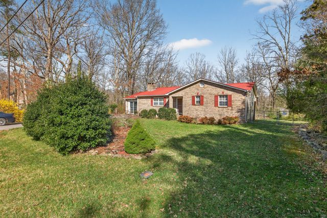 9217 Hondo Dr, Crossville, TN 38572