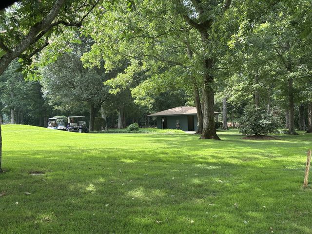 9217 Hondo Dr, Crossville, TN 38572