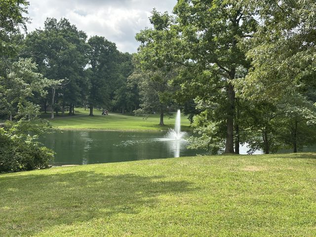 9217 Hondo Dr, Crossville, TN 38572
