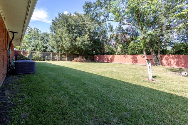 716 Gubert Lane, Alvin, TX 77511