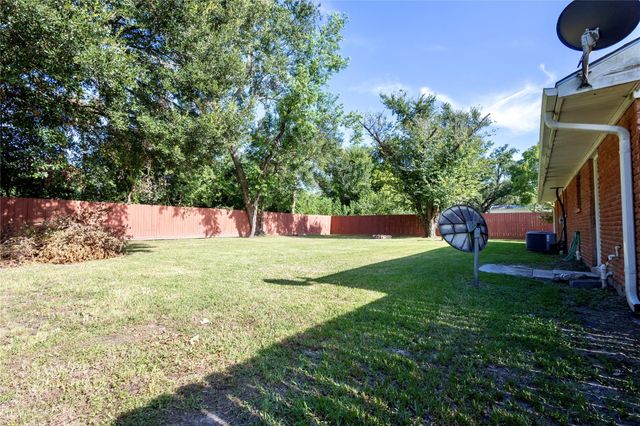 716 Gubert Lane, Alvin, TX 77511