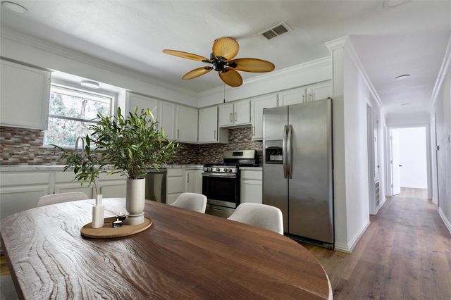 716 Gubert Lane, Alvin, TX 77511