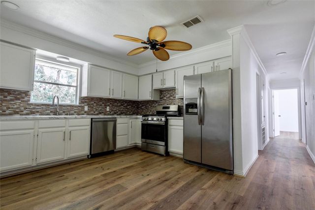 716 Gubert Lane, Alvin, TX 77511