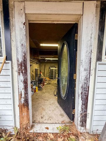 54 Dracut Road, Hudson, NH 03051