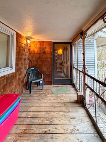 54 Dracut Road, Hudson, NH 03051