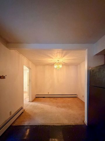 54 Dracut Road, Hudson, NH 03051