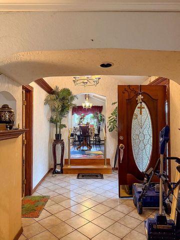 54 Dracut Road, Hudson, NH 03051