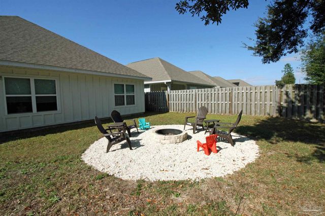 5752 Conley Ct, Pace, FL 32571